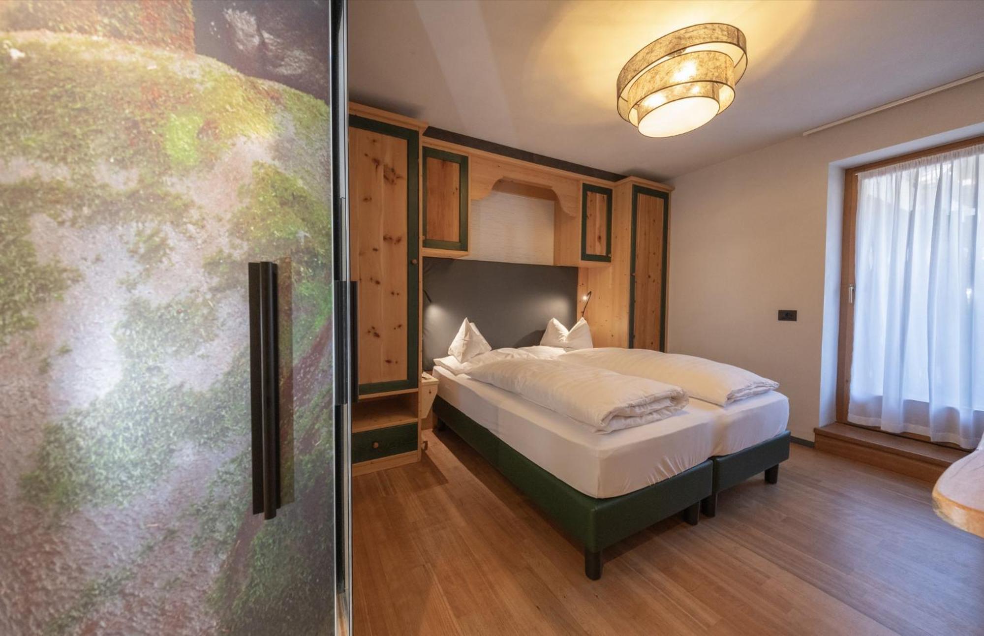 La Roccia Wellness Hotel Кавалезе Экстерьер фото
